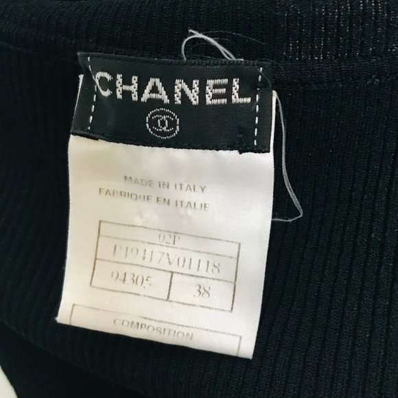 Authentic Chanel Turtleneck Sweater - Picture 5 of 7